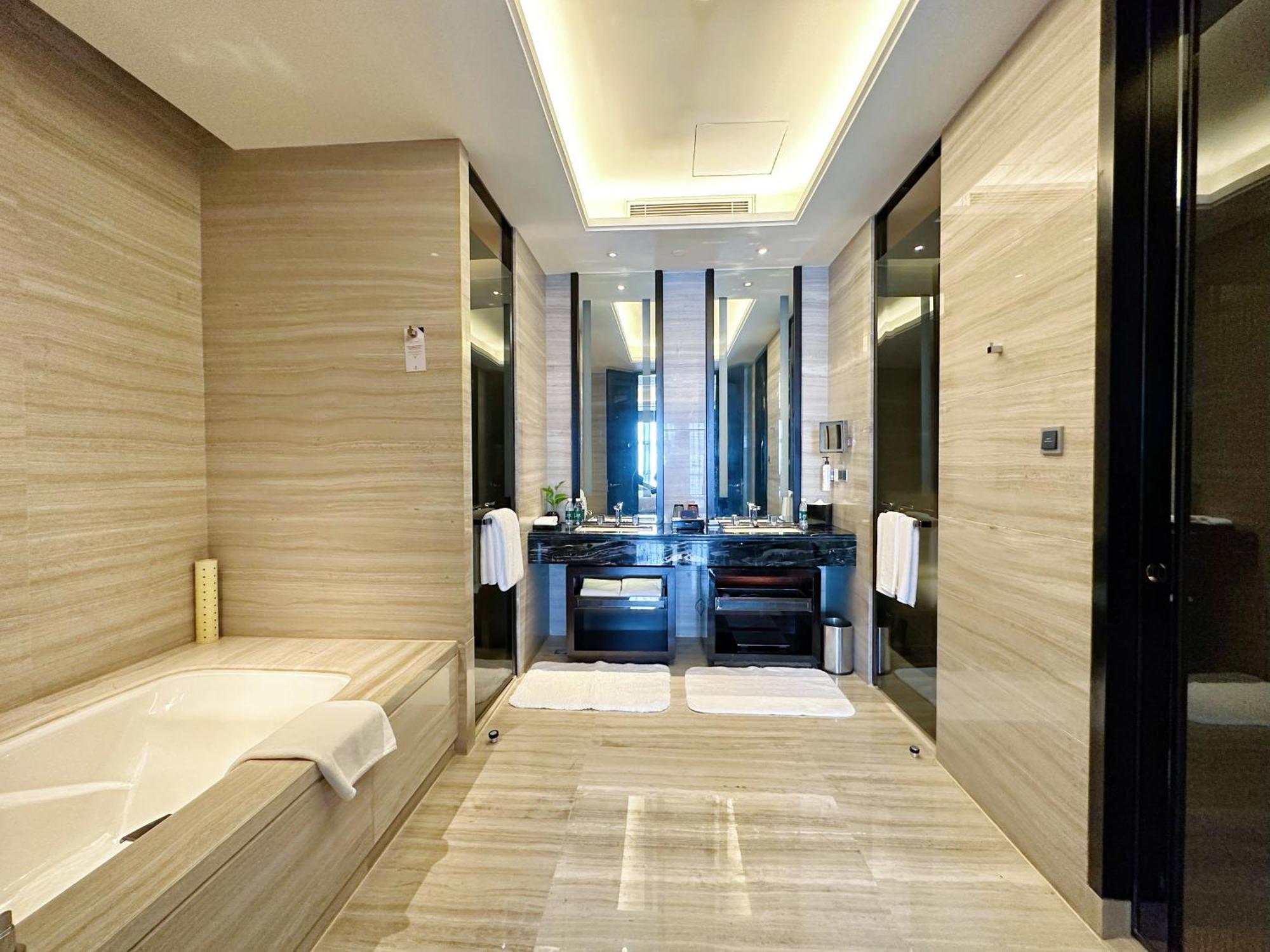 Wanda Realm Wuhan Exterior photo